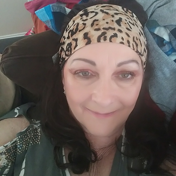 Meet your Posher, Denise - Picture 2 of 2